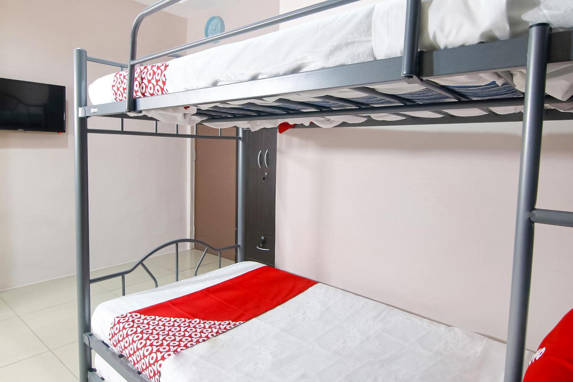 Oyo 766 Ichehan Apartments Манила Екстериор снимка