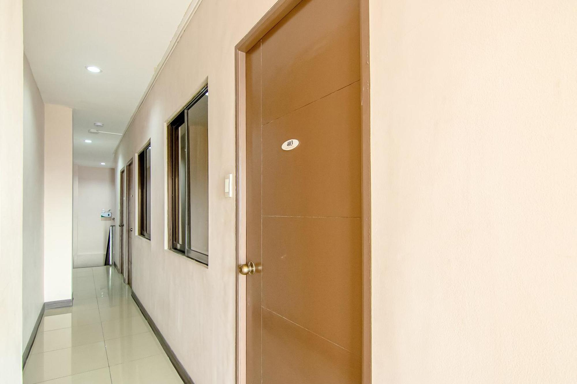 Oyo 766 Ichehan Apartments Манила Екстериор снимка