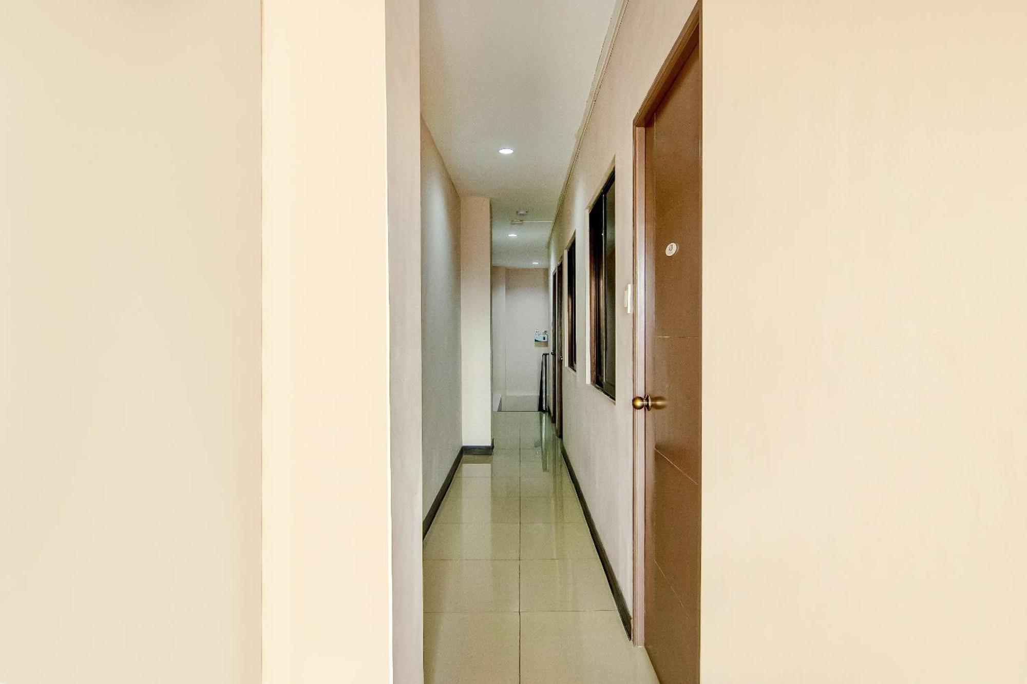 Oyo 766 Ichehan Apartments Манила Екстериор снимка